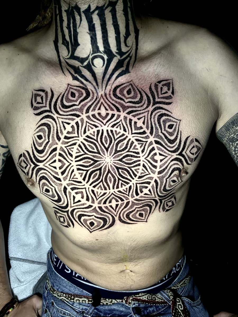 Tatuaje Blackwork, Darkwork por Daniel Moreno en Utopía Tattoo Barcelona