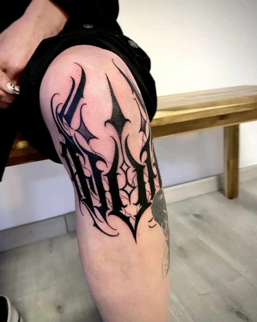 Tatuaje Blackwork, Darkwork por Daniel Moreno en Utopía Tattoo Barcelona