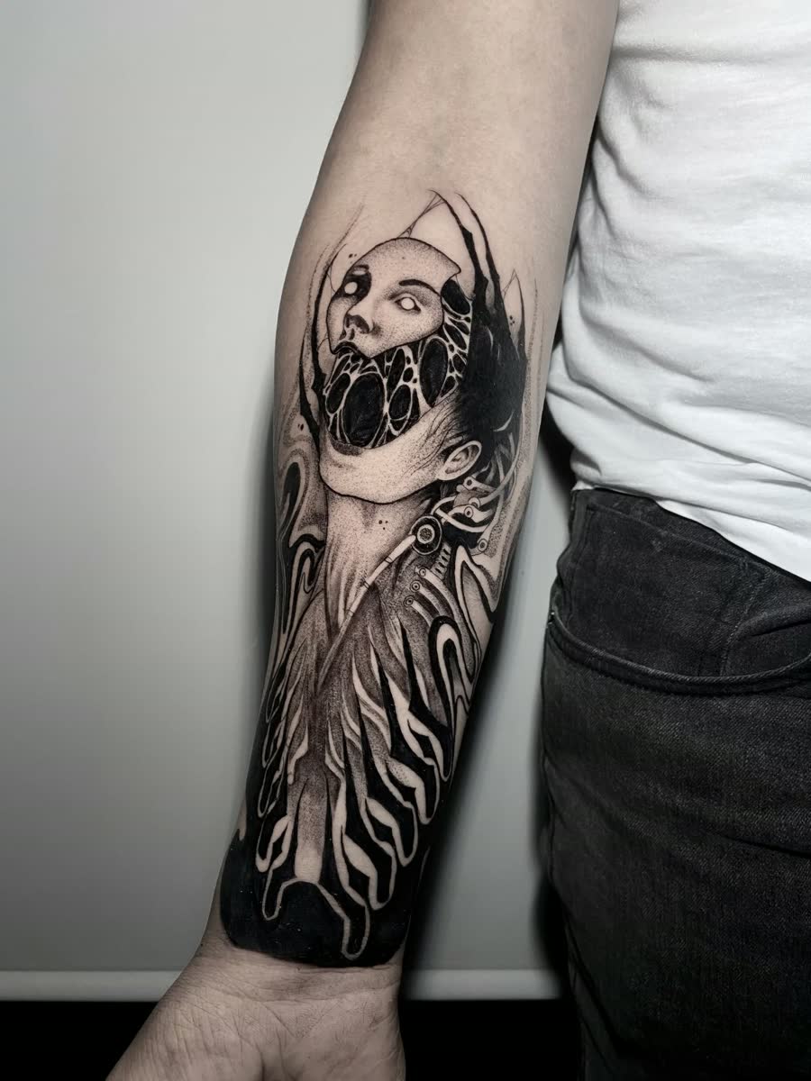 Tatuaje Blackwork, Darkwork por Daniel Moreno en Utopía Tattoo Barcelona