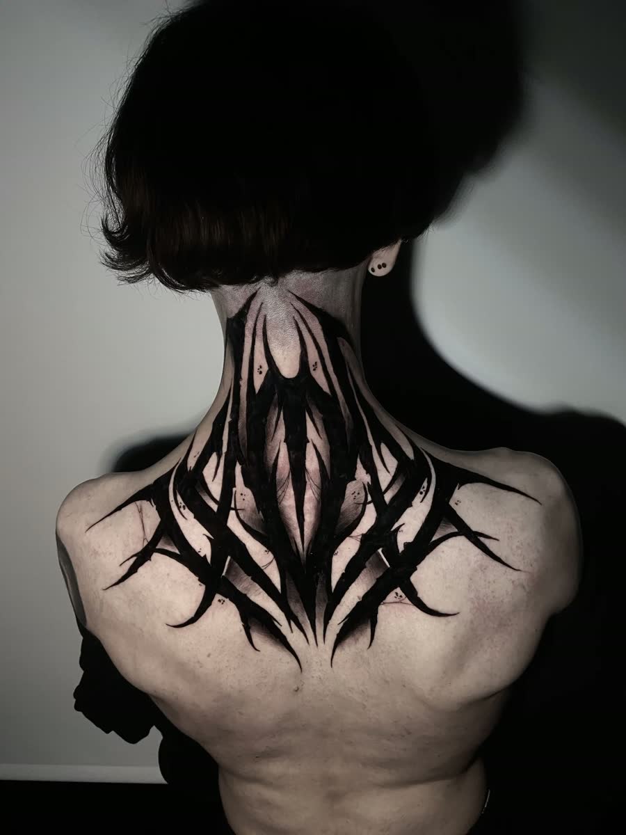 Tatuaje Blackwork, Darkwork por Daniel Moreno en Utopía Tattoo Barcelona