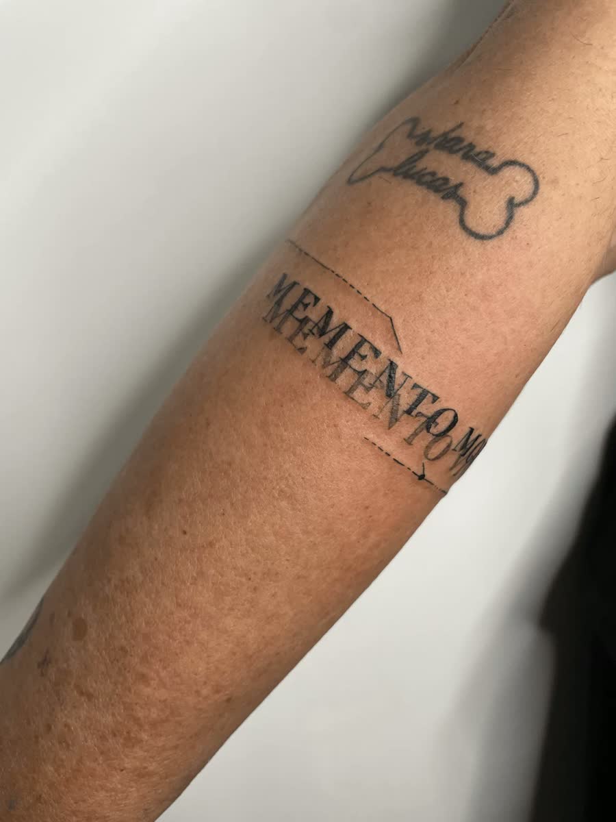 Tatuaje Tattoo & Piercing, Fine line, Lettering por Laura Andrea en Utopía Tattoo Barcelona
