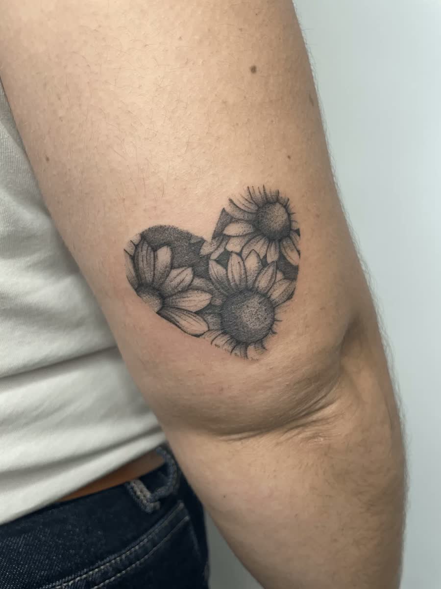 Tatuaje Tattoo & Piercing, Fine line, Lettering por Laura Andrea en Utopía Tattoo Barcelona