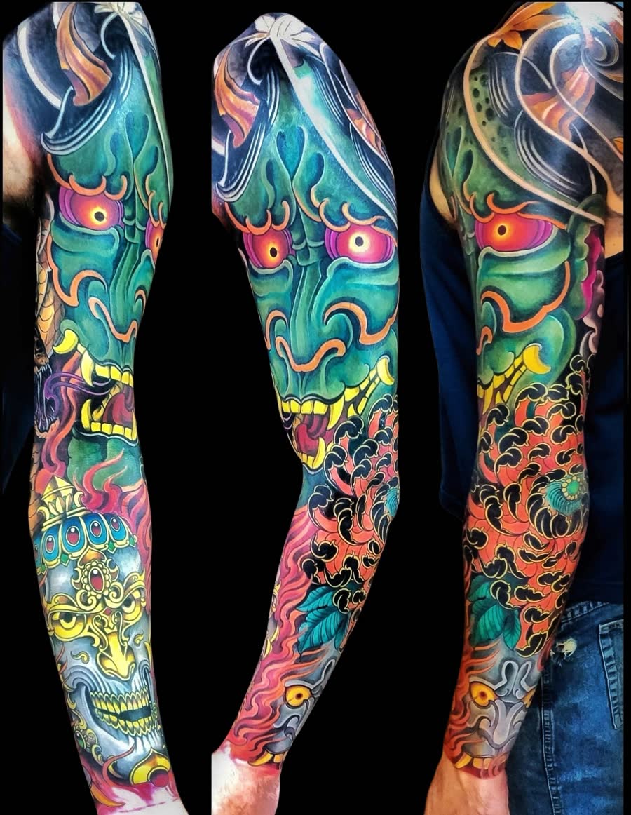 Tatuaje Ornamental, Freehand por Pablo en Utopía Tattoo Barcelona