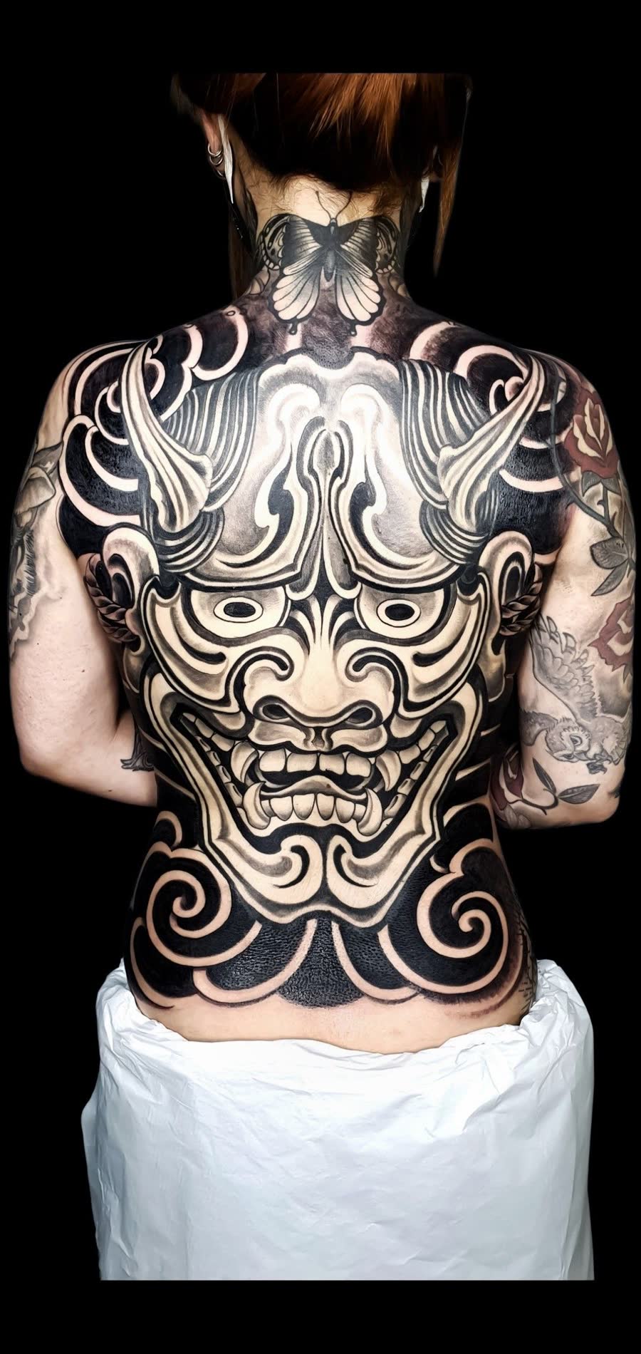 Tatuaje Ornamental, Freehand por Pablo en Utopía Tattoo Barcelona