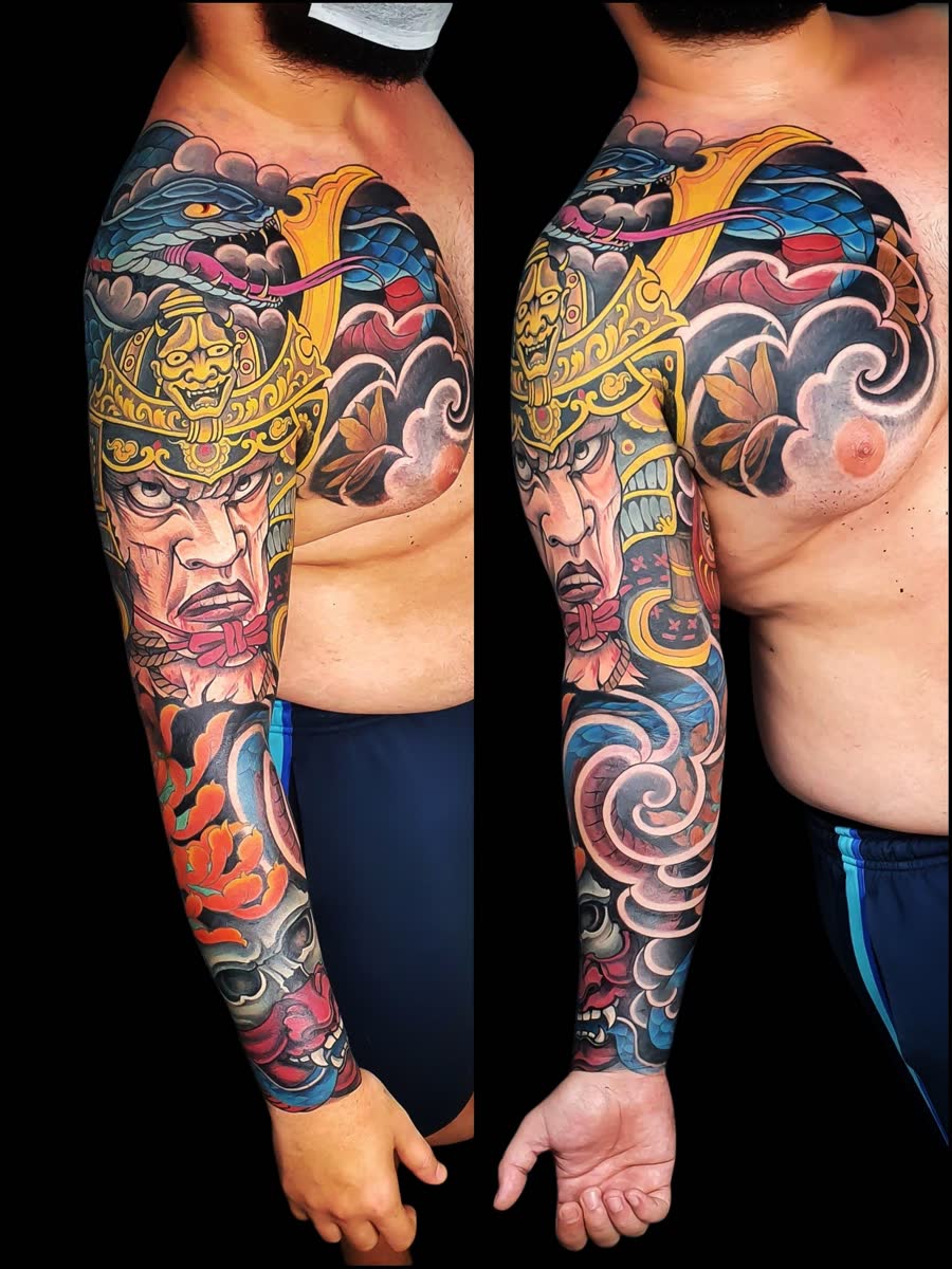 Tatuaje Ornamental, Freehand por Pablo en Utopía Tattoo Barcelona