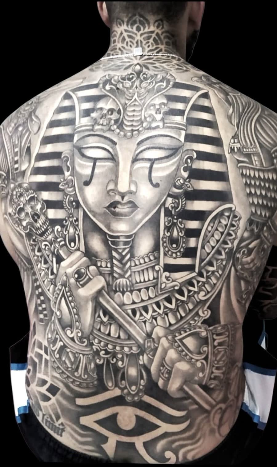 Tatuaje Ornamental, Freehand por Pablo en Utopía Tattoo Barcelona